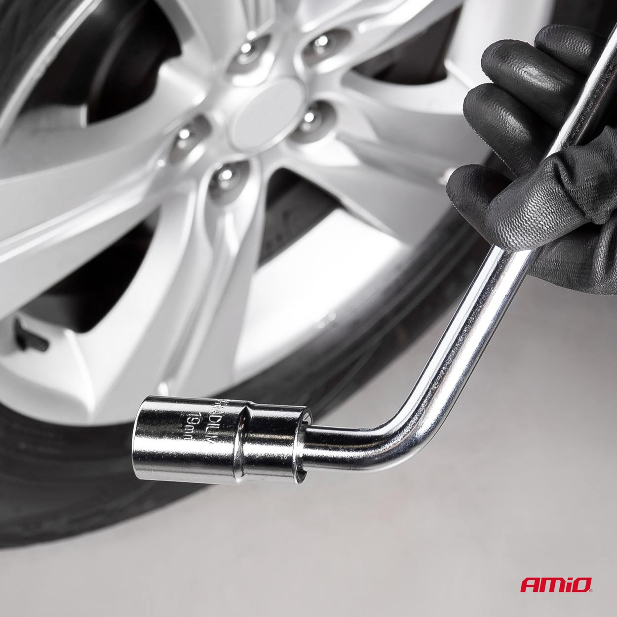 Teleskopski ključ za točkove AMIO