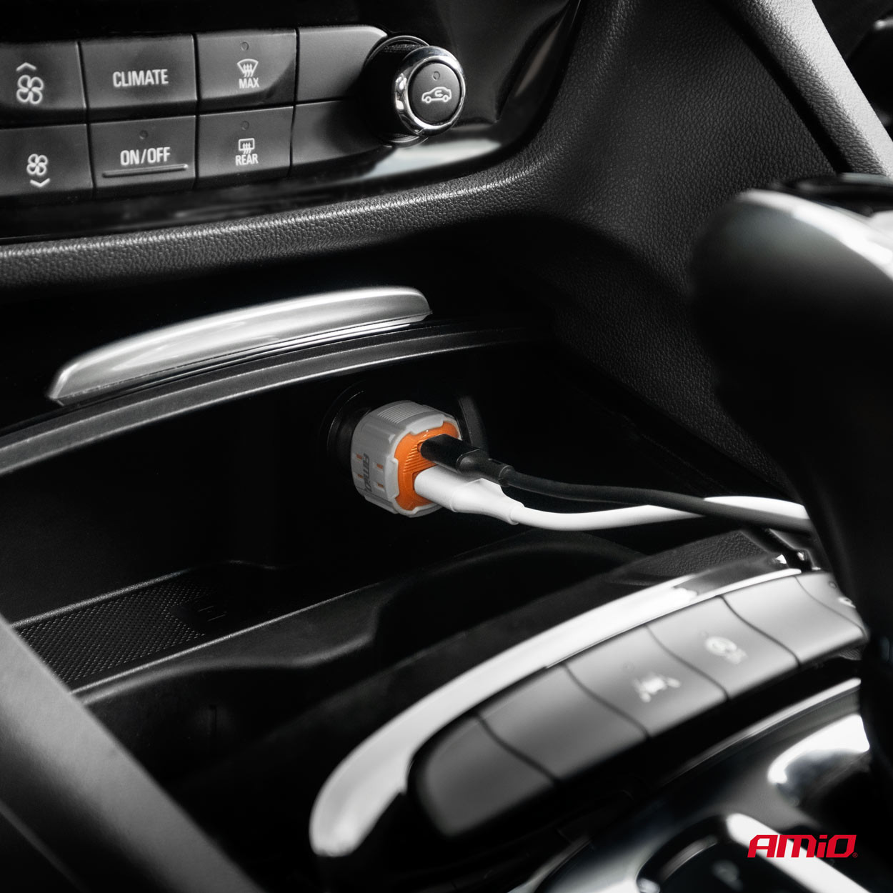 Auto punjač USB-A USB-C 38W AMIO bijeli