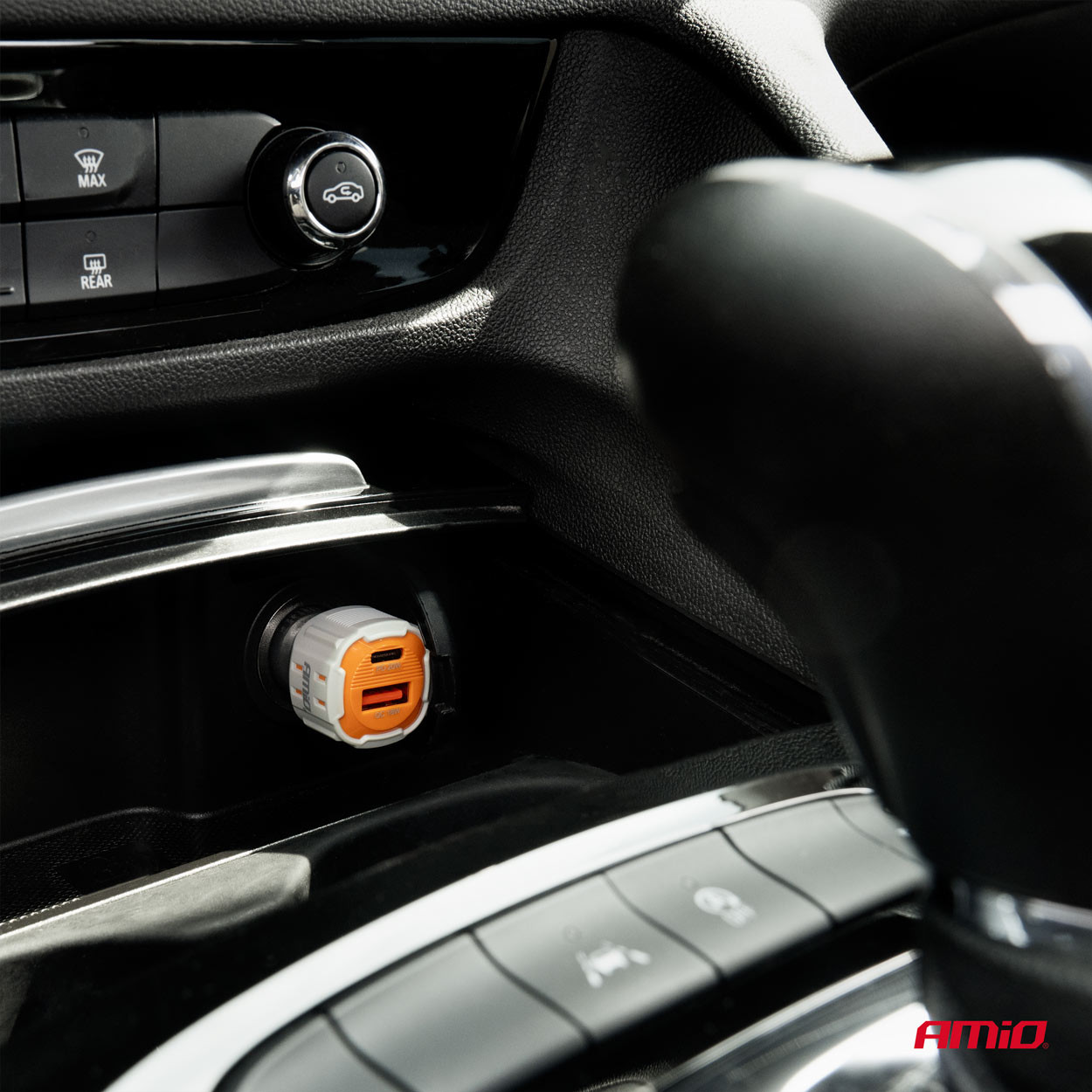 Auto punjač USB-A USB-C 38W AMIO bijeli