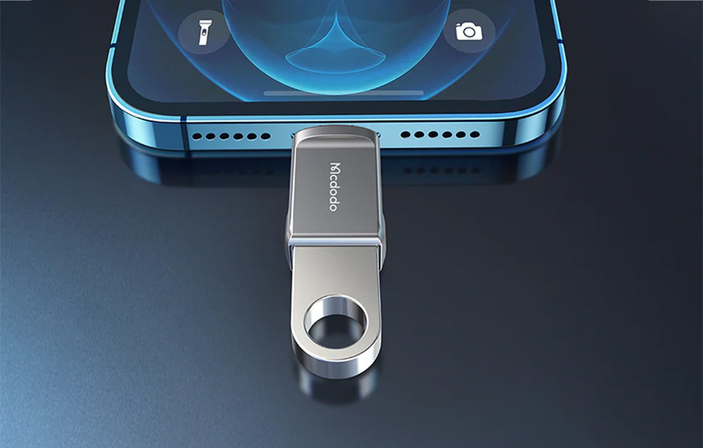 Adapter USB-A na Lightning Mcdodo za povezivanje uređaja i prijenos podataka do 400 MB/s