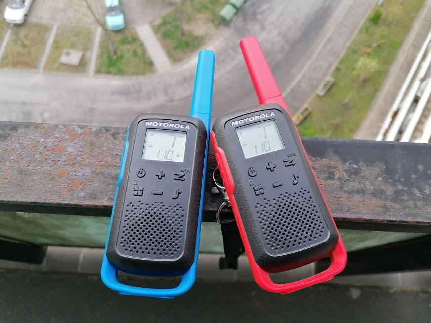 Radio stanice MOTOROLA walkie talkies T62 set 2/1 crveni