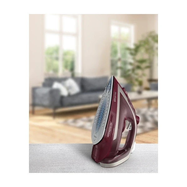 Pegla na paru TEFAL FV6820E0 sa snagom do 2800W