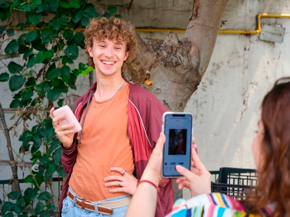 FujiFilm INSTAX MINI set sa printerom u rozoj boji, filmovima i albumom