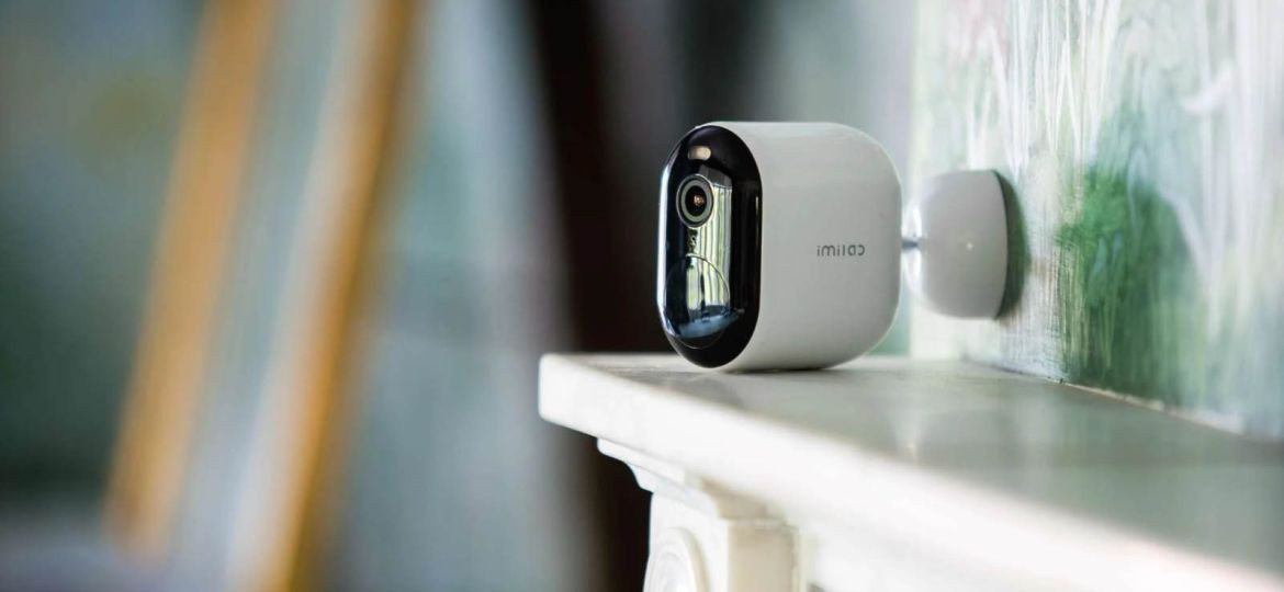 Pametna vanjska kamera IMILAB EC4 sa reflektorom i baterijom 4K IP66