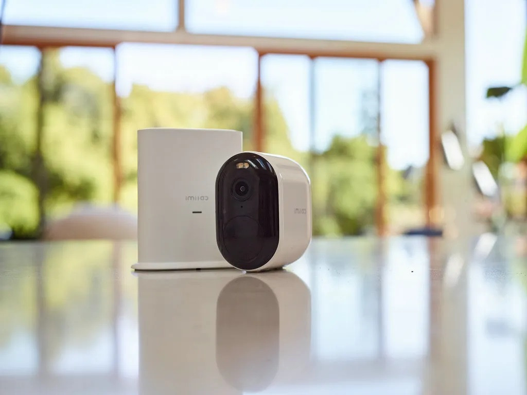 Pametna vanjska kamera IMILAB EC4 sa reflektorom i baterijom 4K IP66