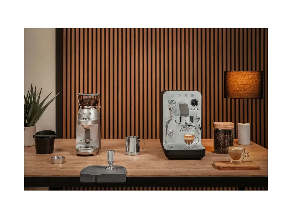 Mlin za kafu SMEG CGF02SSEU