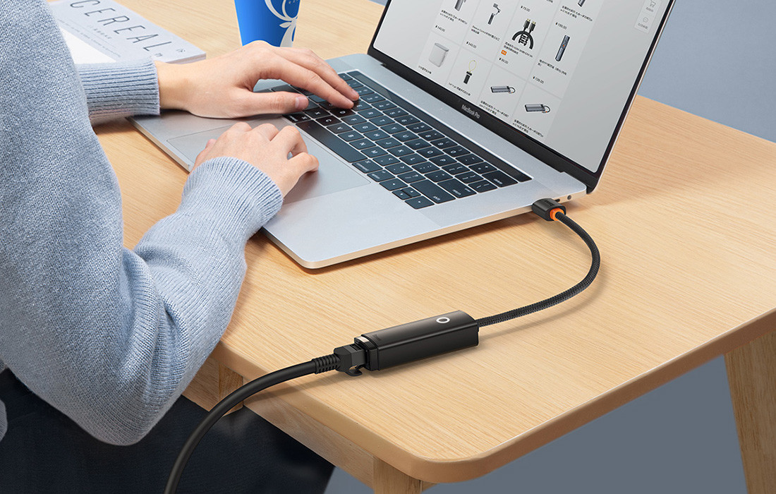 Mrežni adapter gigabitni USB-C na RJ45 BASEUS može da se spoji na laptop ili tablet