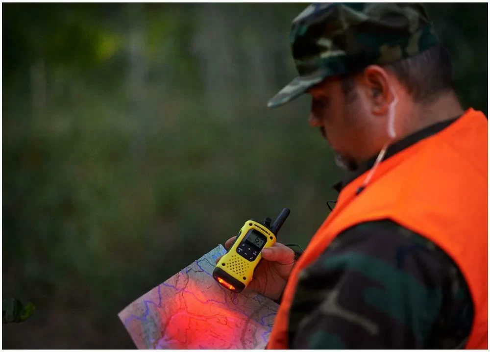 Radio stanice MOTOROLA walkie talkies T92 set 2/1