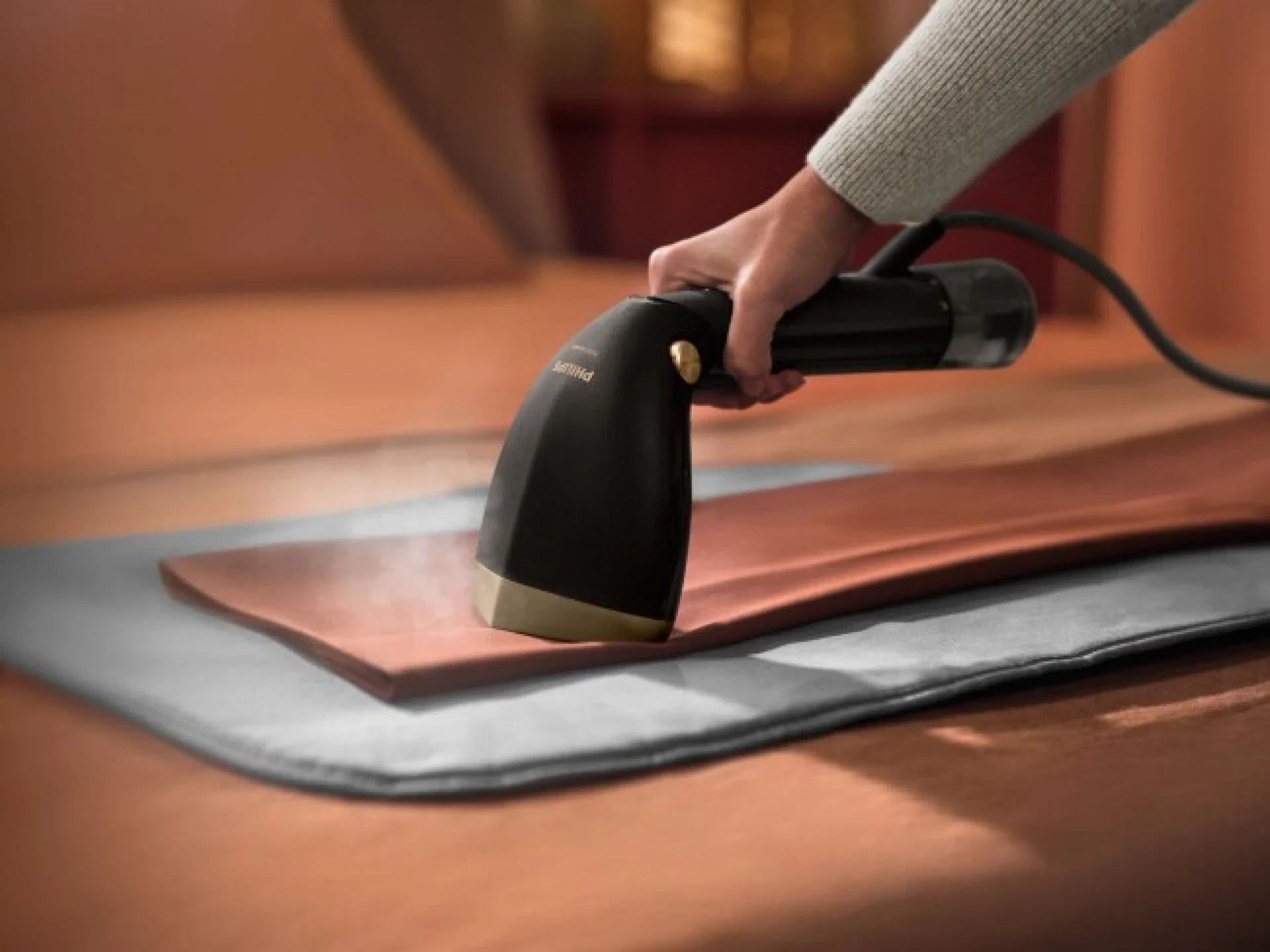 Pegla za vertikalno peglanje PHILIPS STH7060/80