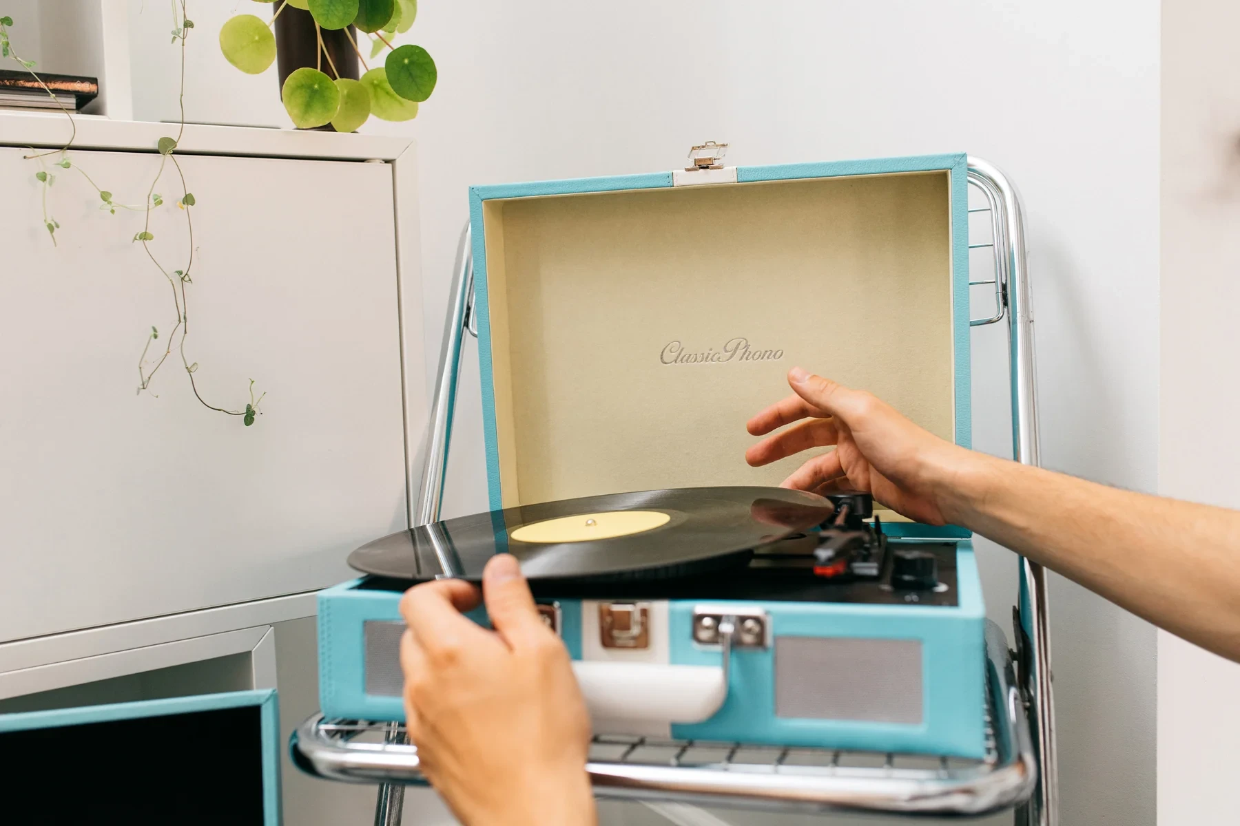 Klasični retro gramofon LENCO TT-110BUWH pogodan za sve gramofonske ploče