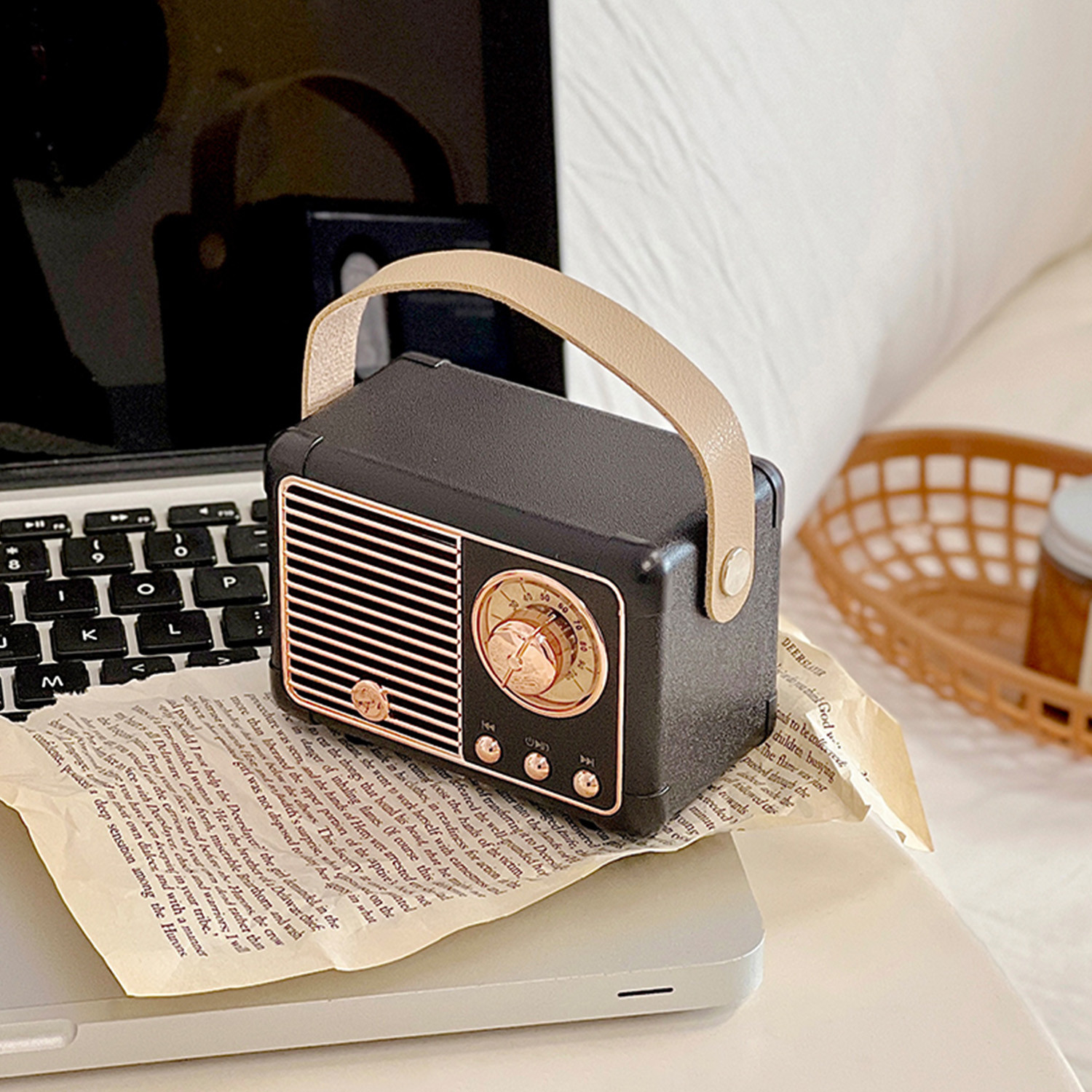 Bežični retro bluetooth mini radio HM11 crni