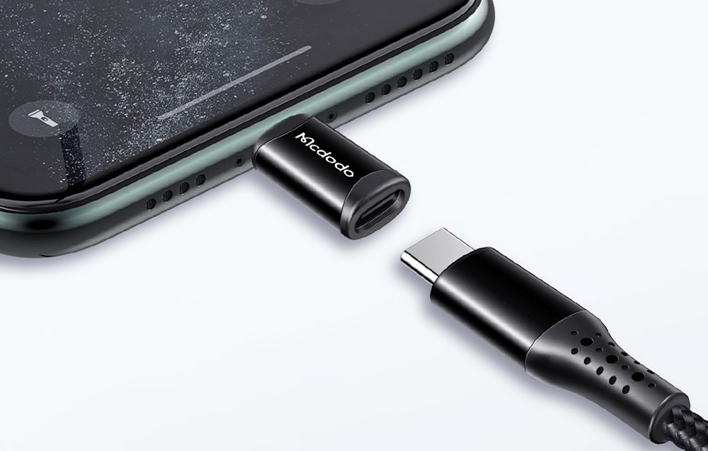Adapter USB-C na Lightning MCDODO omogućava povezivanje USB-C kabla na iPhone