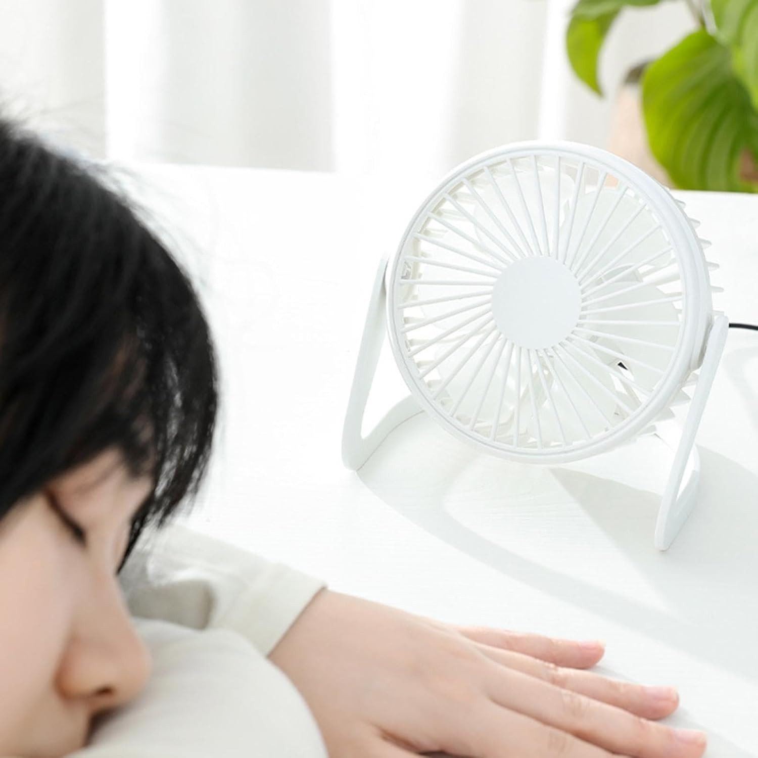 Praktični stolni USB ventilator 360 bijeli