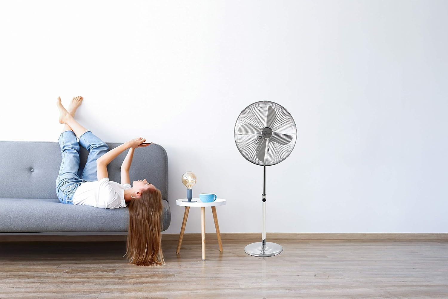 Podesivi elegantni ventilator SUNTEC COOLBREEZE 4000SVM metalik sivi