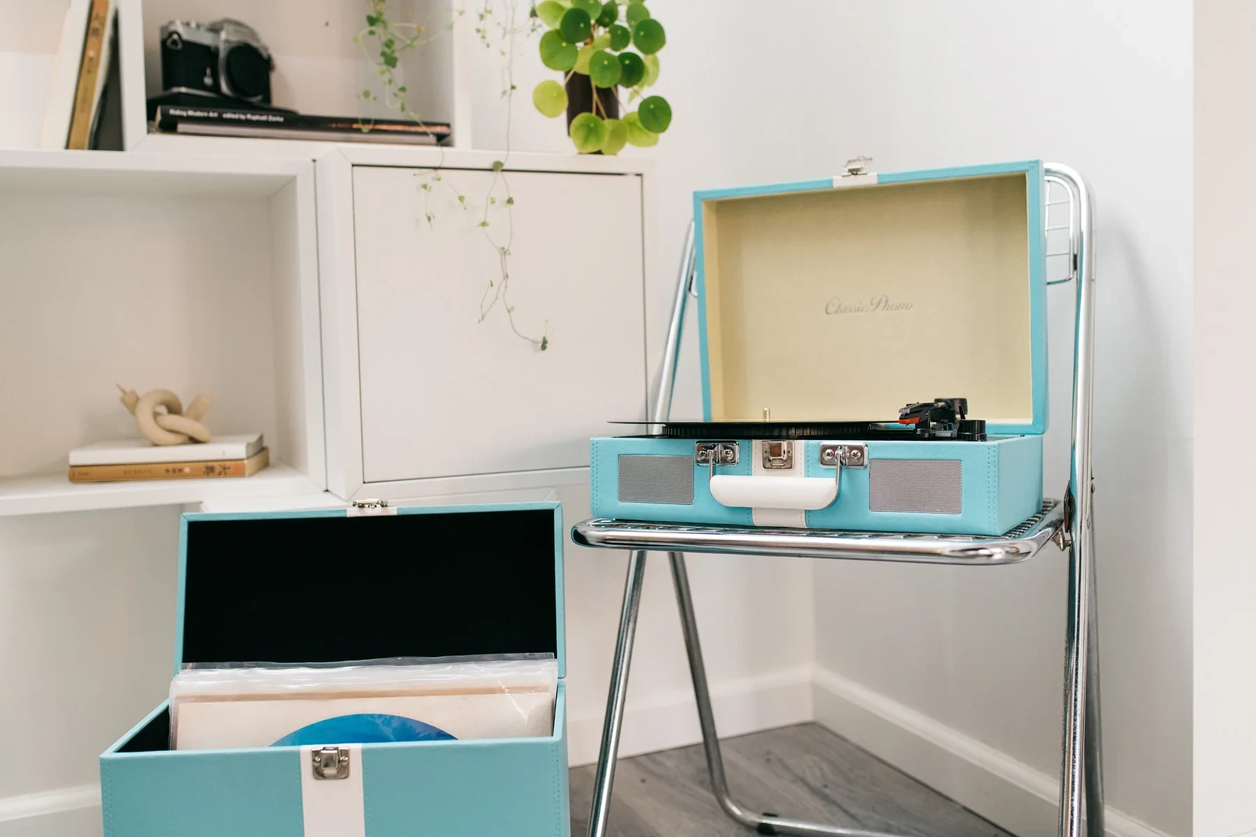 Klasični retro gramofon LENCO TT-110BUWH