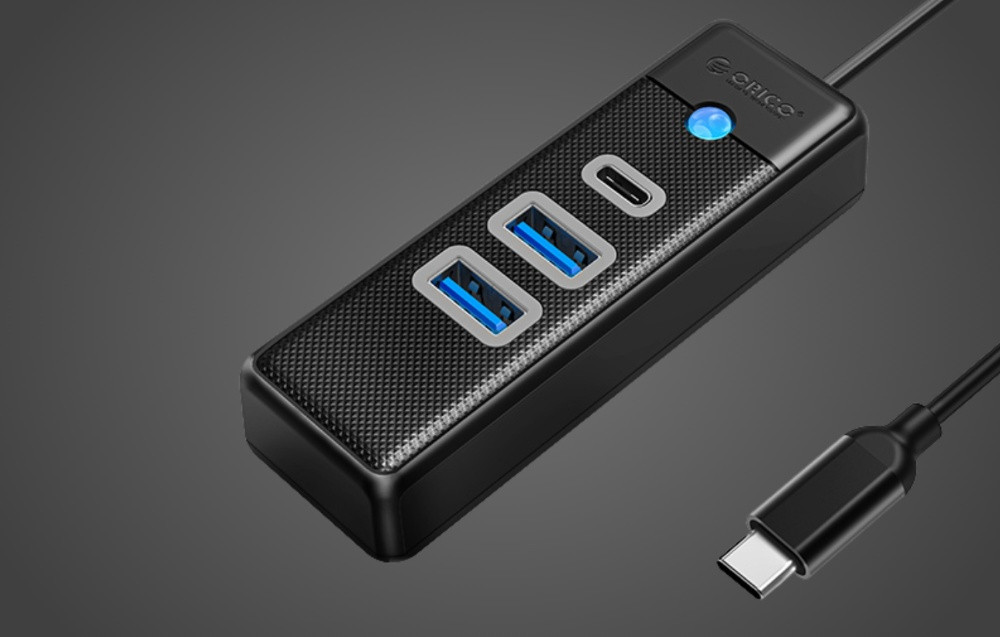 OTG USB-C HUB ORICO PWC2U-C3 prikazan s prednje strane sa USB i Type-C portovima