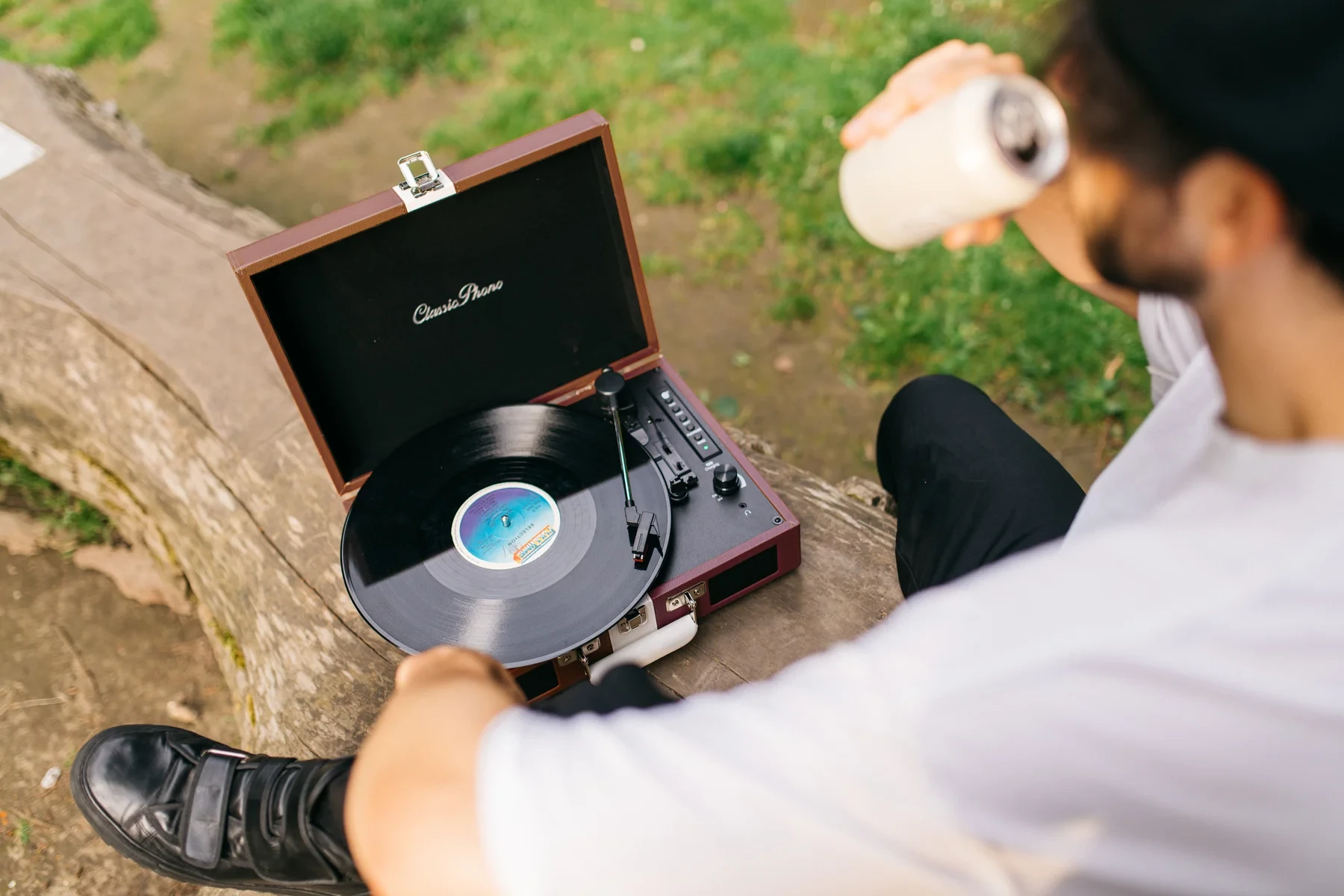 Retro gramofon LENCO TT-120 sa zvučnicima i baterijom, slušajte svoje omiljenju muziku