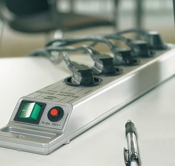 Produžni kabal sa prenaponskom zaštitom BRENNENSTUHL 2.5m