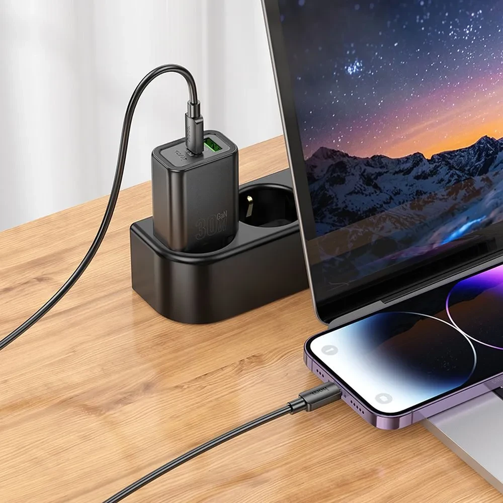 Punjač USB-A USB-C 30W sa Lightning kablom HOCO N63 1m crni