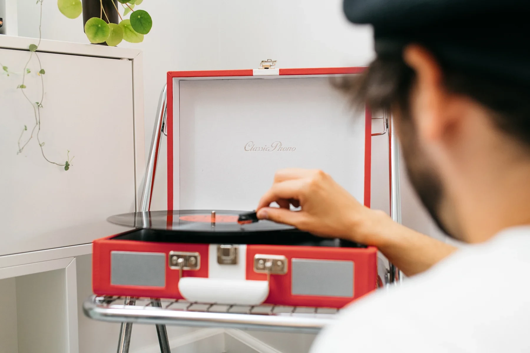 Klasični retro gramofon LENCO TT-110RDWH pogodan za sve gramofonske ploče