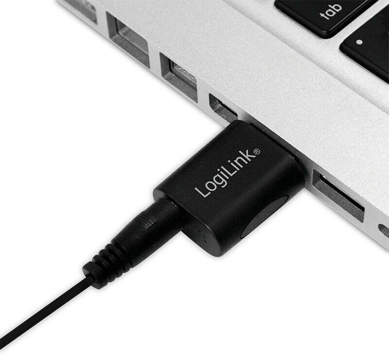 Zvučna karta USB 2.0 LOGILINK povezana na laptop za jasan i pouzdan audio izlaz.