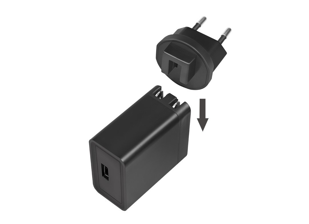 Travel adapter sa nastavcima za USA, UK, EU
