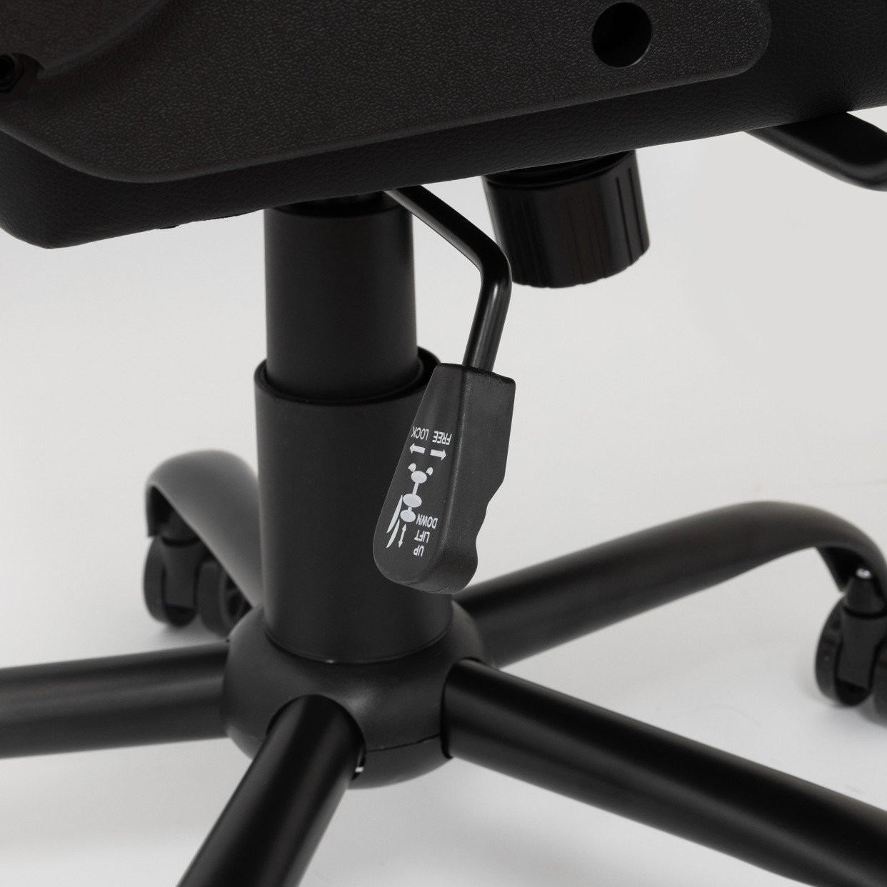 Gaming stolica WHITE SHARK Indianapolis - RGB