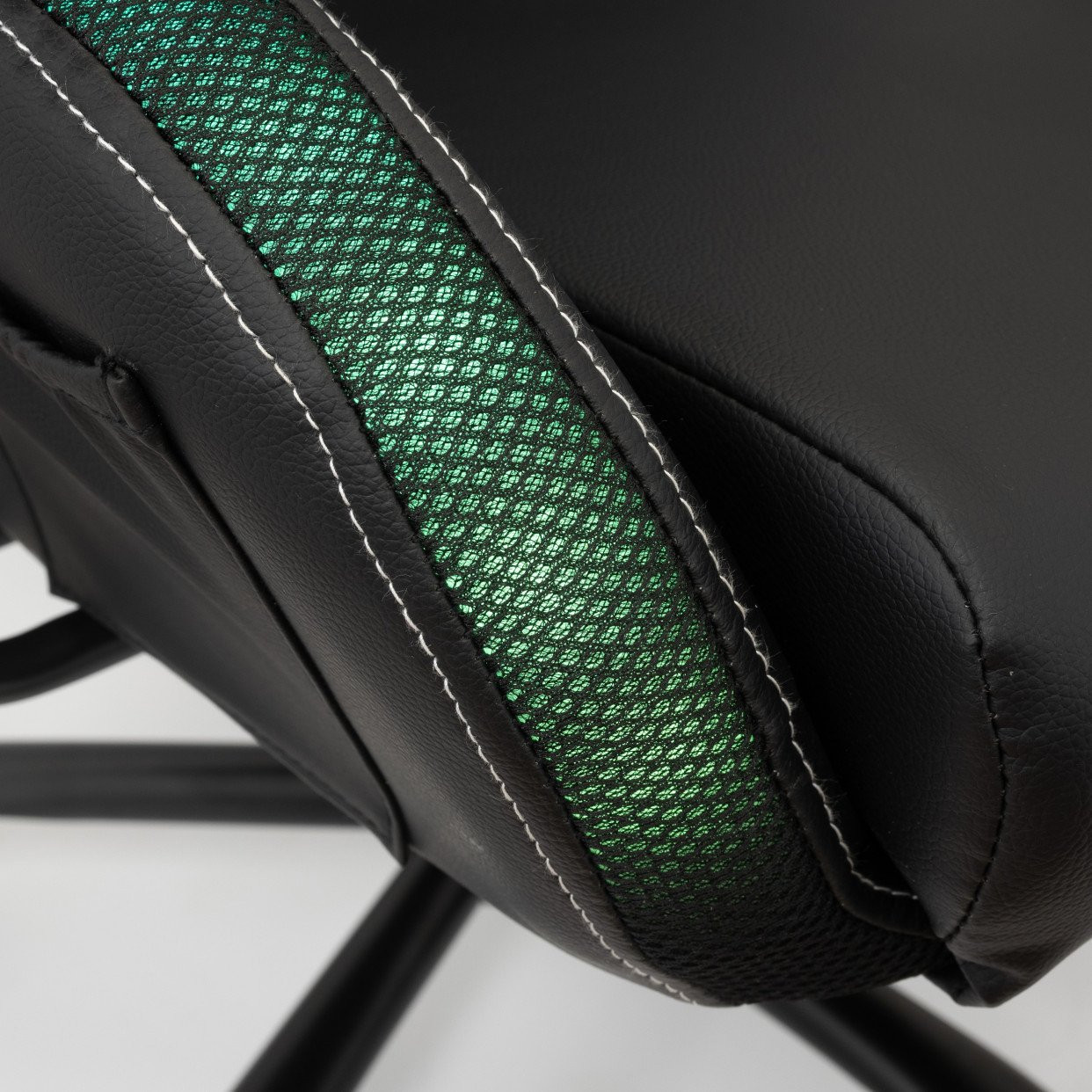 Gaming stolica WHITE SHARK Indianapolis - RGB