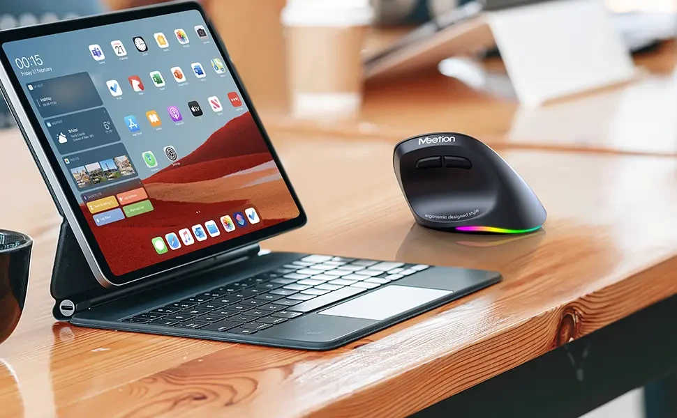 Ergonomski punjivi bežični bluetooth miš za dešnjake MEETION BTM010R crni