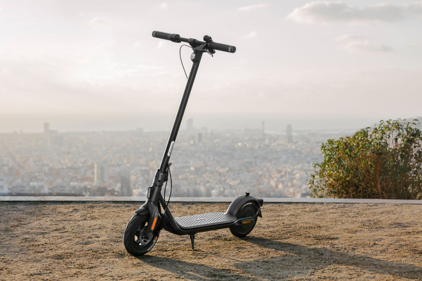 Električni romobil SEGWAY Ninebot Kickscooter F2 E II