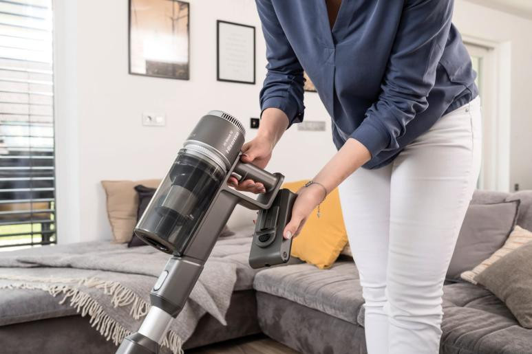 Štapni usisivač HISENSE HVC6464A