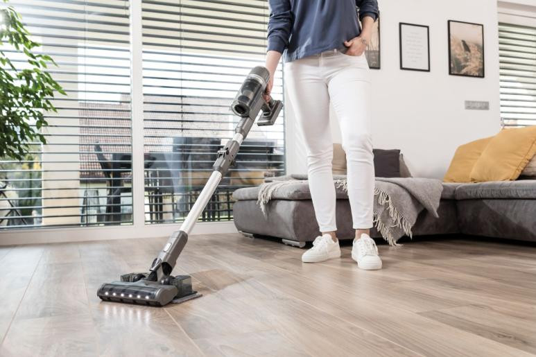 Štapni usisivač HISENSE HVC6464A