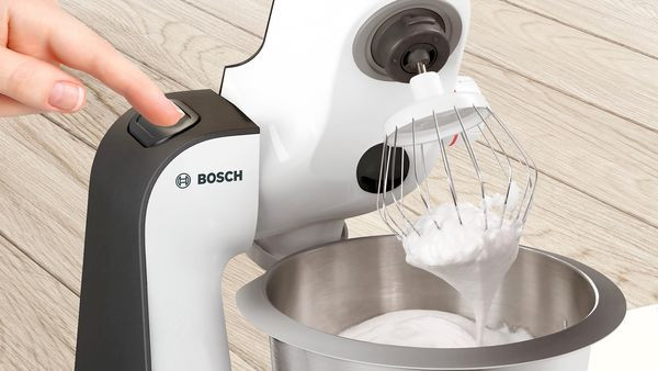 Kuhinjski robot BOSCH MUM54251, jednostavna priprema sa EasyArmLift