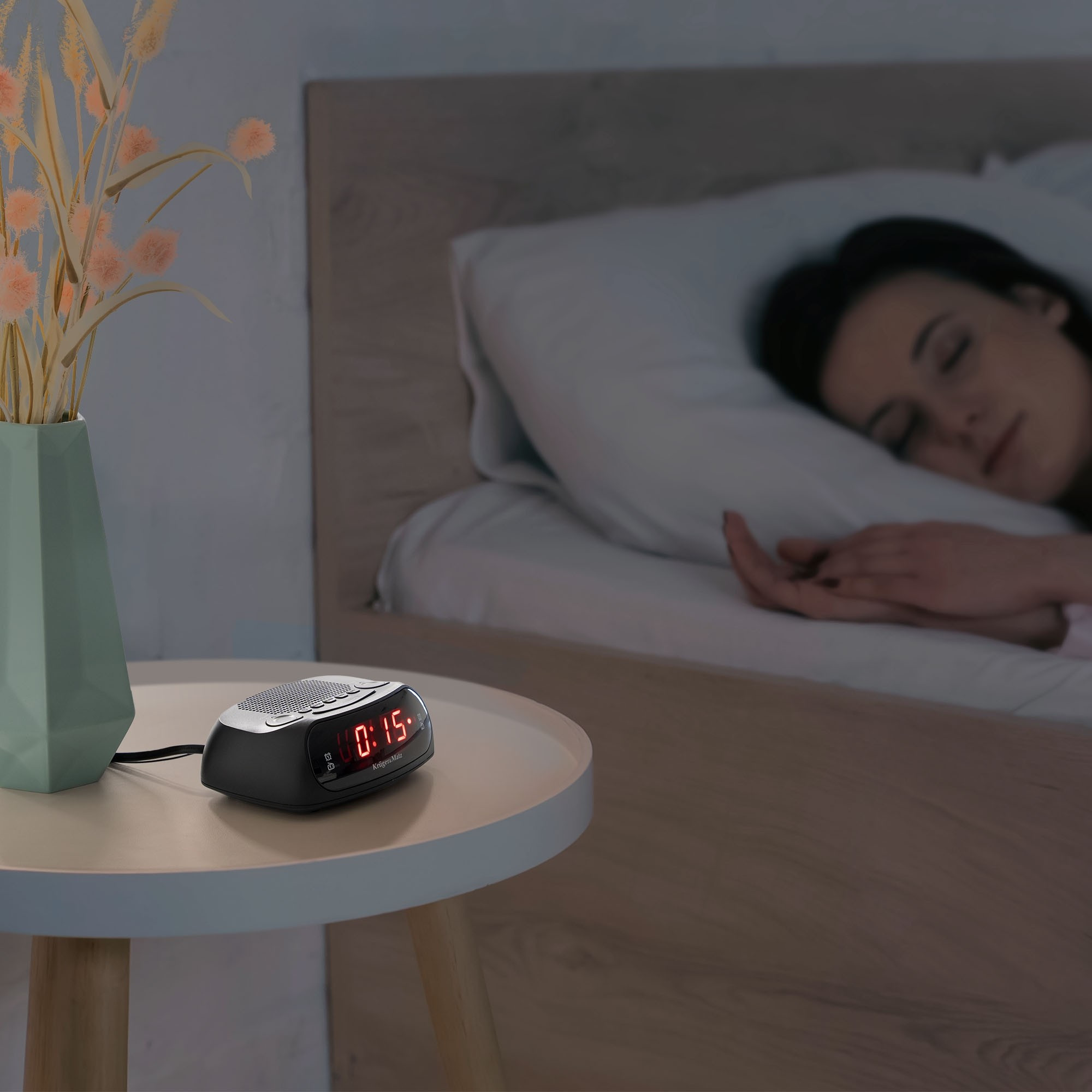 Digitalni sat sa alarmom i FM radiom KRUGER&MATZ KM0824