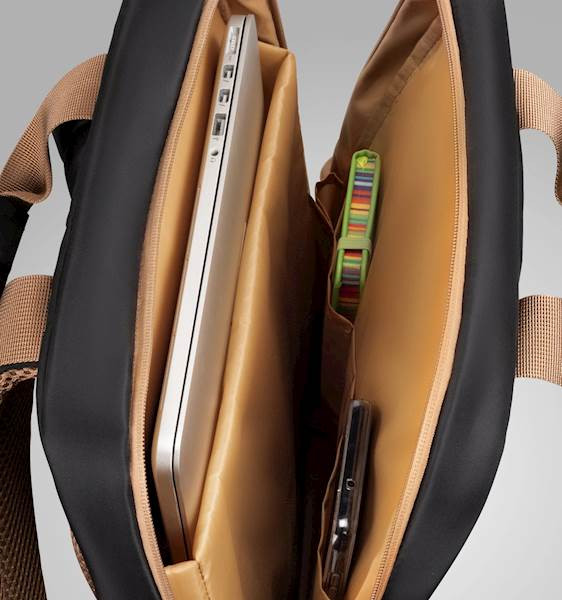 Rusak vodootporan crne boje test