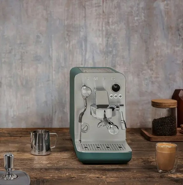 Aparat za kafu SMEG EMC02EGMEU