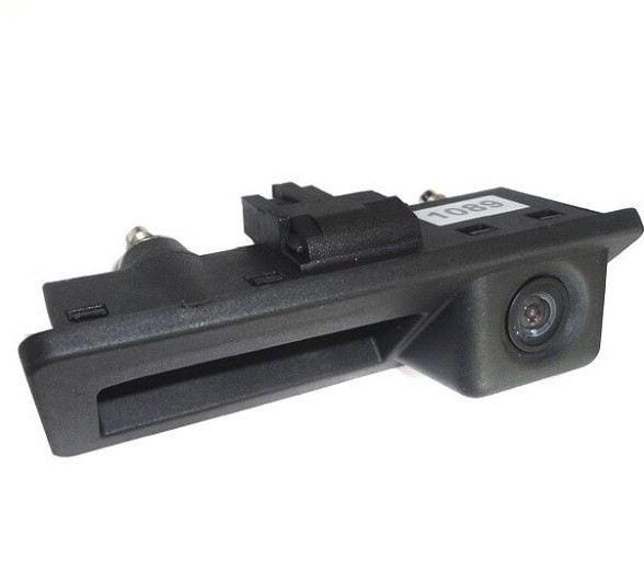 Rikverc kamera u ručki gepeka za VW vozila sa kosim uglovima 110x48mm