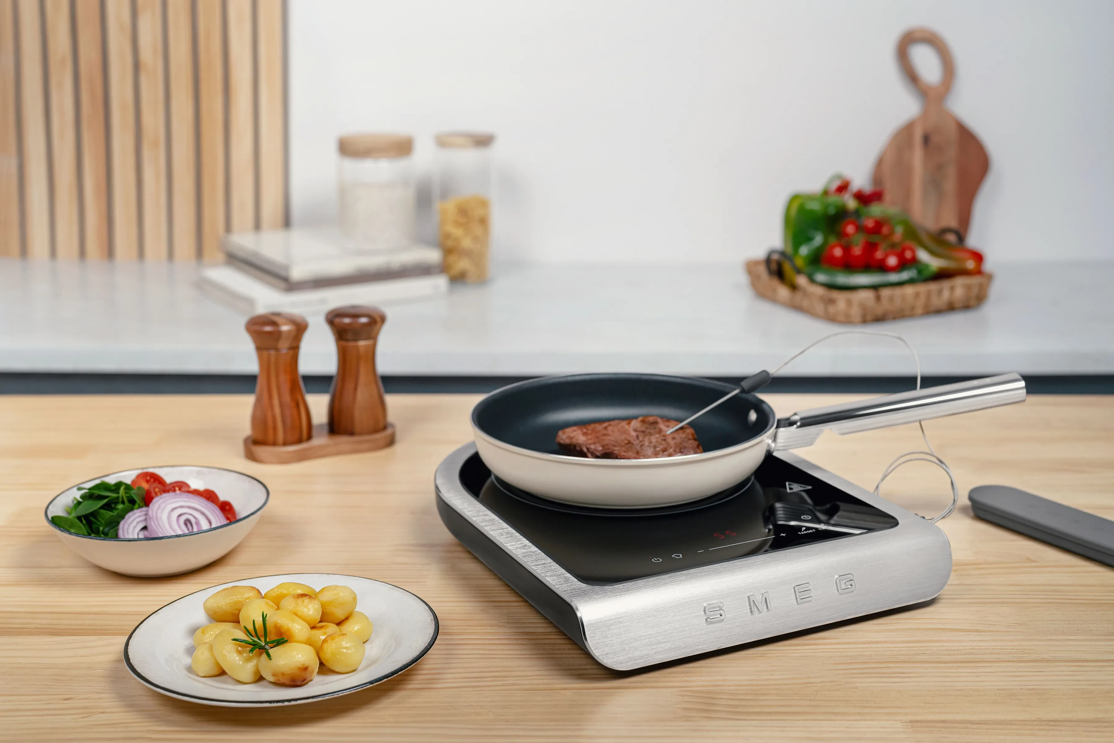 Prijenosna indukcijska ploča SMEG PIC01BLMEU