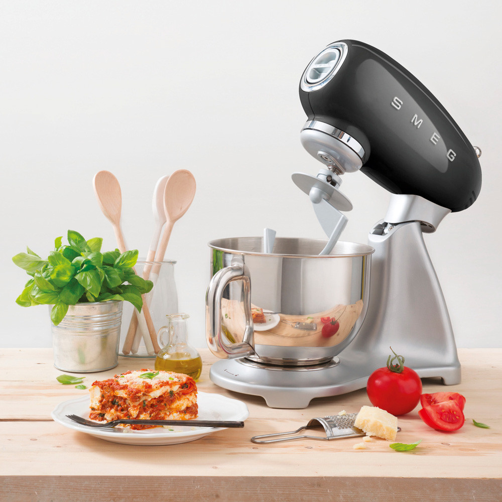 Kuhinjski robot SMEG SMF02BLEU