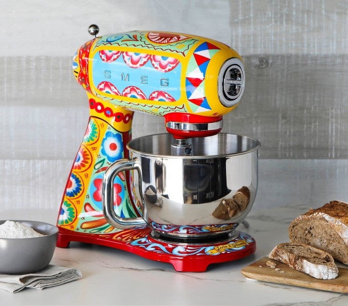 Kuhinjski robot SMEG SMF03DGEU