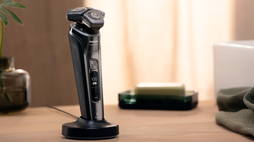 Aparat za brijanje PHILIPS S7782/50 sa 60 minuta bežičnog rada nakon 1 sata punjenja