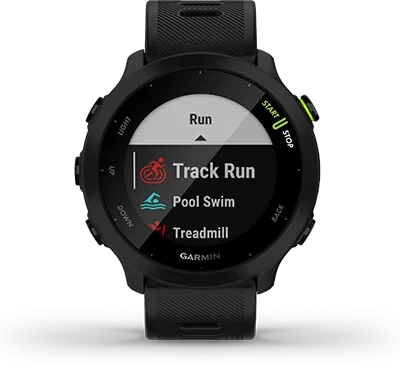 Pametni sat GARMIN Forerunner 55 Aqua ima opciju trčanja na stazi