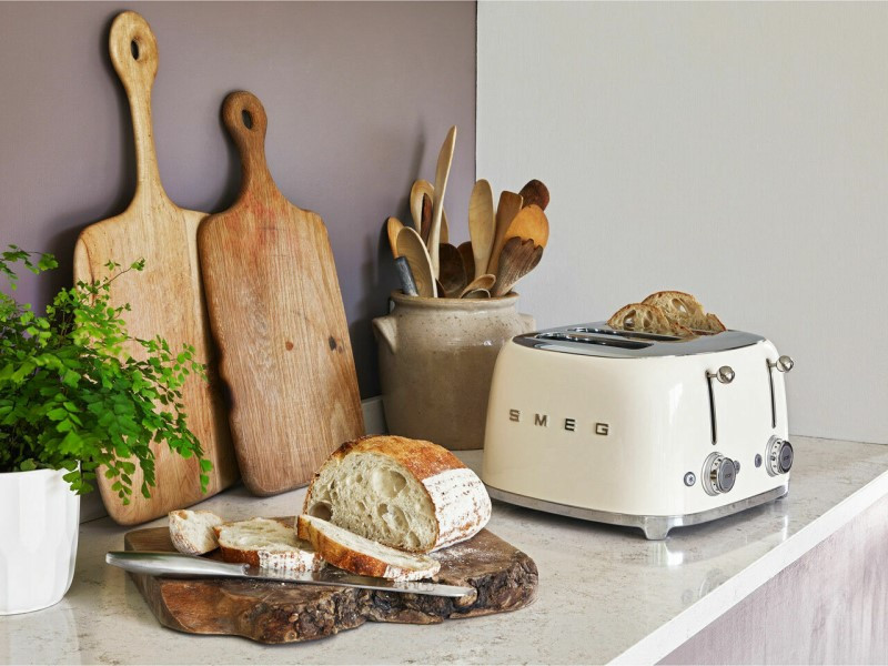 Toster SMEG TSF03CREU